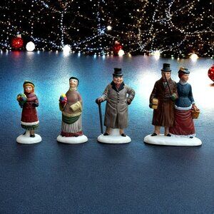 Dept 56 Chelsea Lane Shoppers - Dickens Christmas Village Accessory from 1993